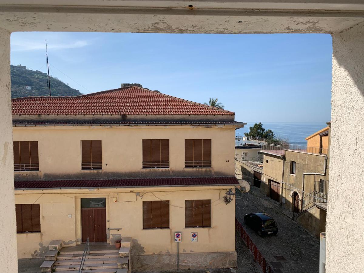 Al Castello Apartment Fiumefreddo Bruzio Eksteriør bilde