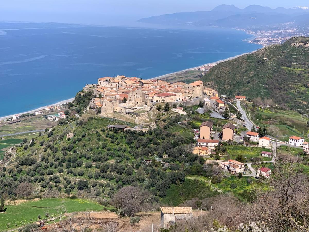 Al Castello Apartment Fiumefreddo Bruzio Eksteriør bilde