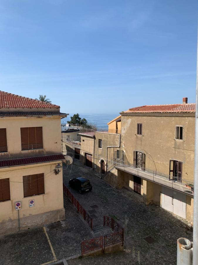 Al Castello Apartment Fiumefreddo Bruzio Eksteriør bilde