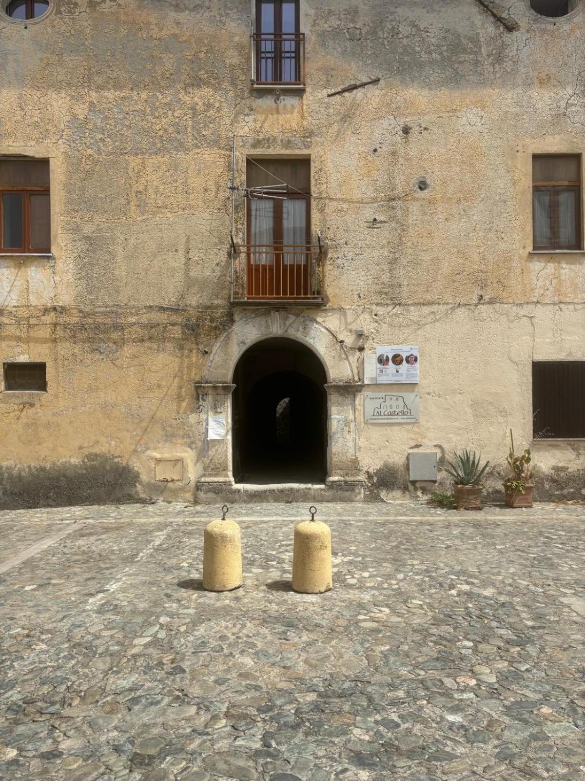 Al Castello Apartment Fiumefreddo Bruzio Eksteriør bilde